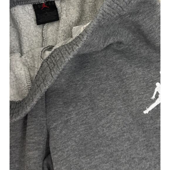 Jordan Sweatpants Nike Air Jordan Gray Fleece Joggers Size Youth Medium 10/12 - Picture 3 of 3